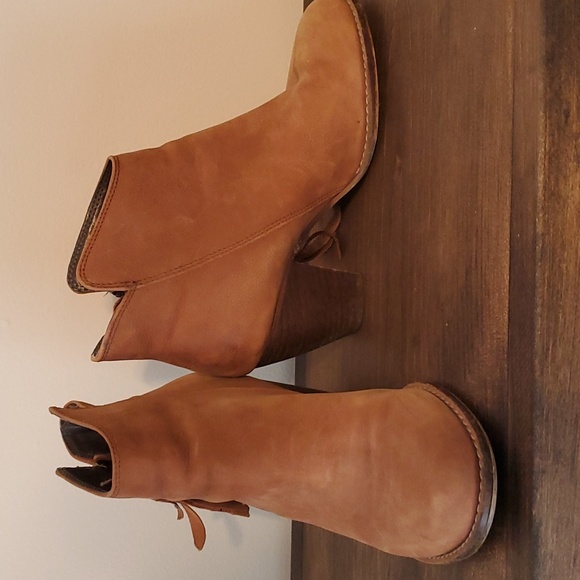 Tan Nubuck (leather) Steve Madden Zip-Up Ankle Booties - Picture 3 of 8